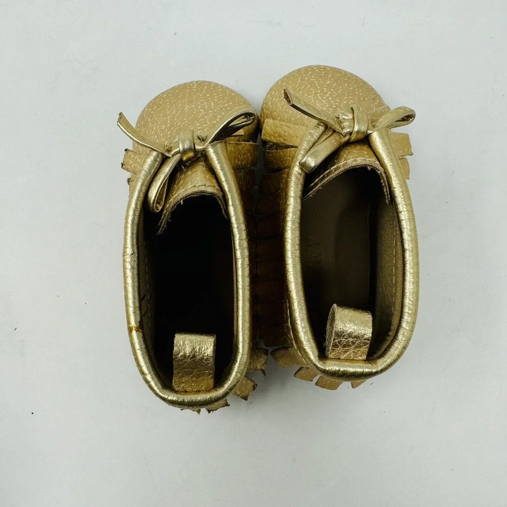 Old Navy Baby Moccasins Gold Metallic Slippers Size 6/12 Months‎ EUC